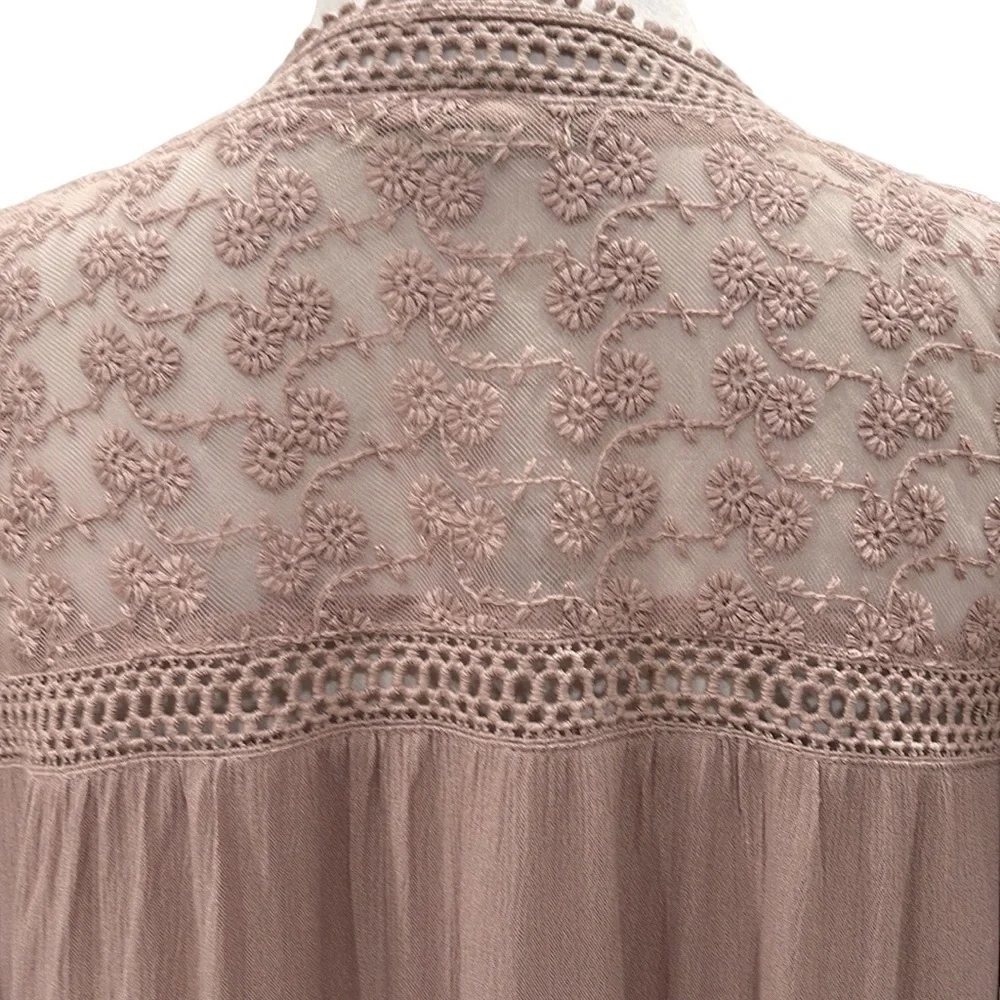 NWT Stitch Fix John Paul Richard Embroidered Mesh Swing Top SZ S
